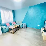 By The Sea - With Free Parking Διαμέρισμα *