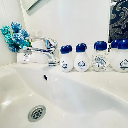 By The Sea - With Free Parking Lejlighed *