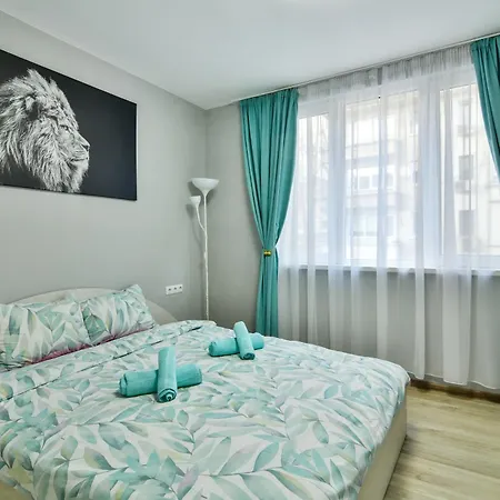 By The Sea - With Free Parking