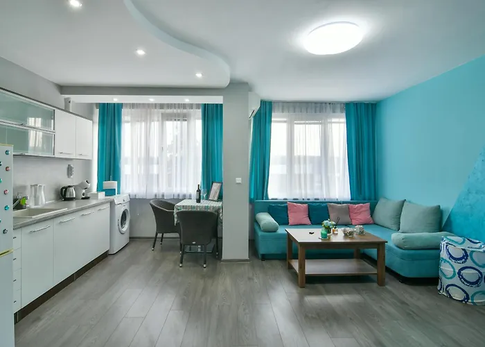 By The Sea - With Free Parking فارنا