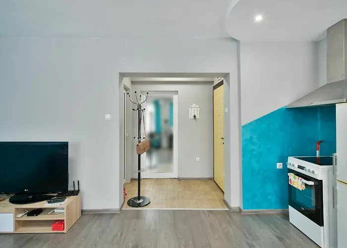 By The Sea - With Free Parking شقة