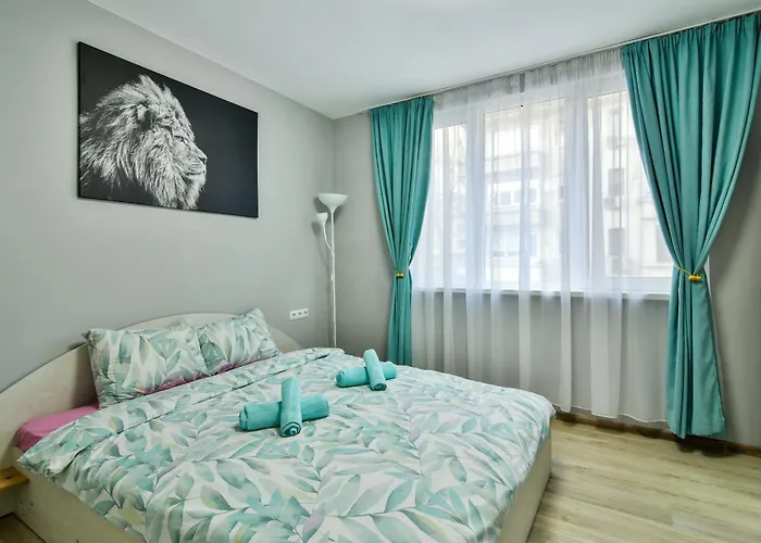 By The Sea - With Free Parking