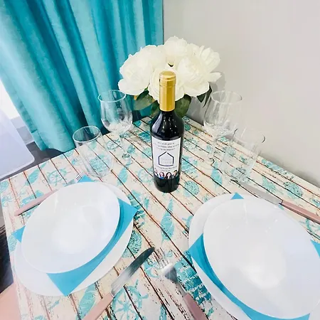 By The Sea - With Free Parking Βάρνα