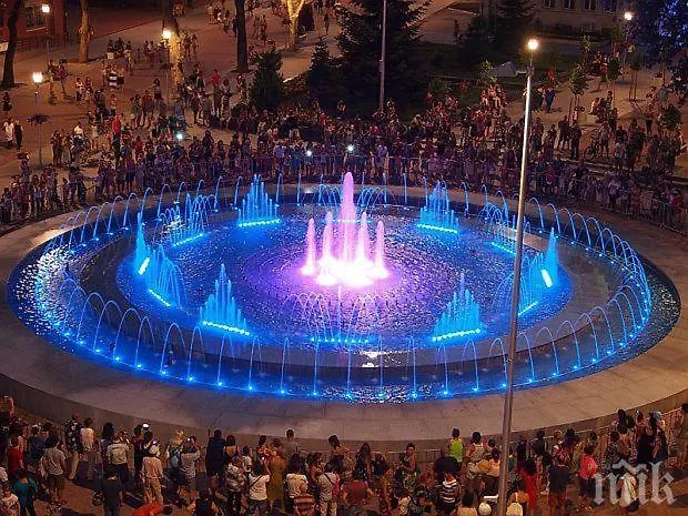 Apartment By The Sea - With Free Parking